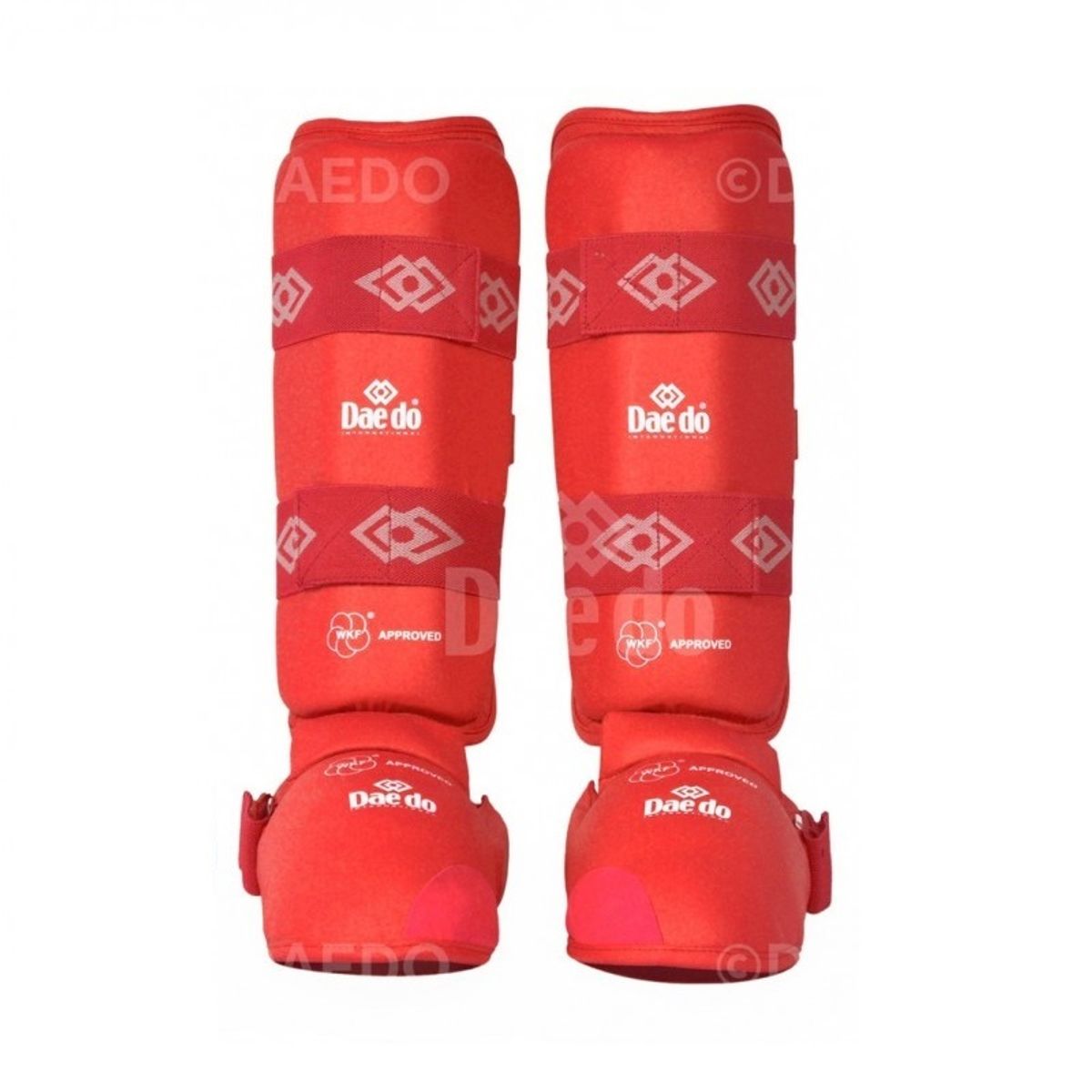 DAEDO - CANILLERA CON EMPEINERA KARATE DAEDO WKF ROJA