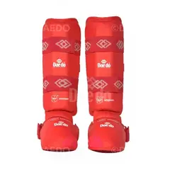 DAEDO - CANILLERA CON EMPEINERA KARATE WKF ROJA
