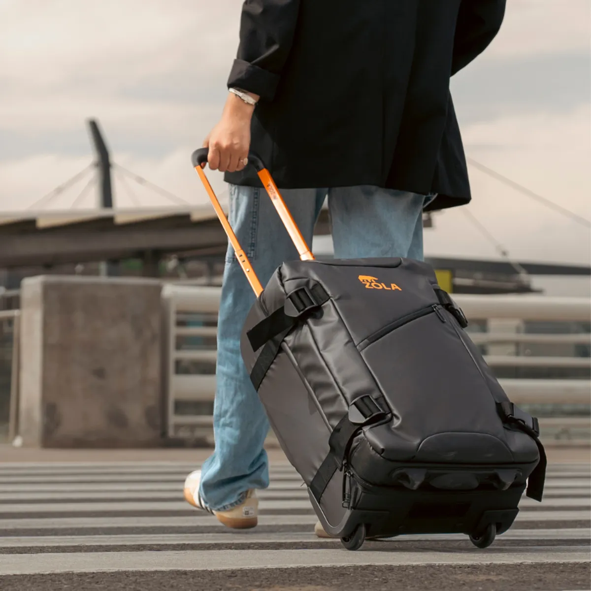 ZOLA OUTDOORS - MALETA MEDIANA15KG ZOLA NEGRO