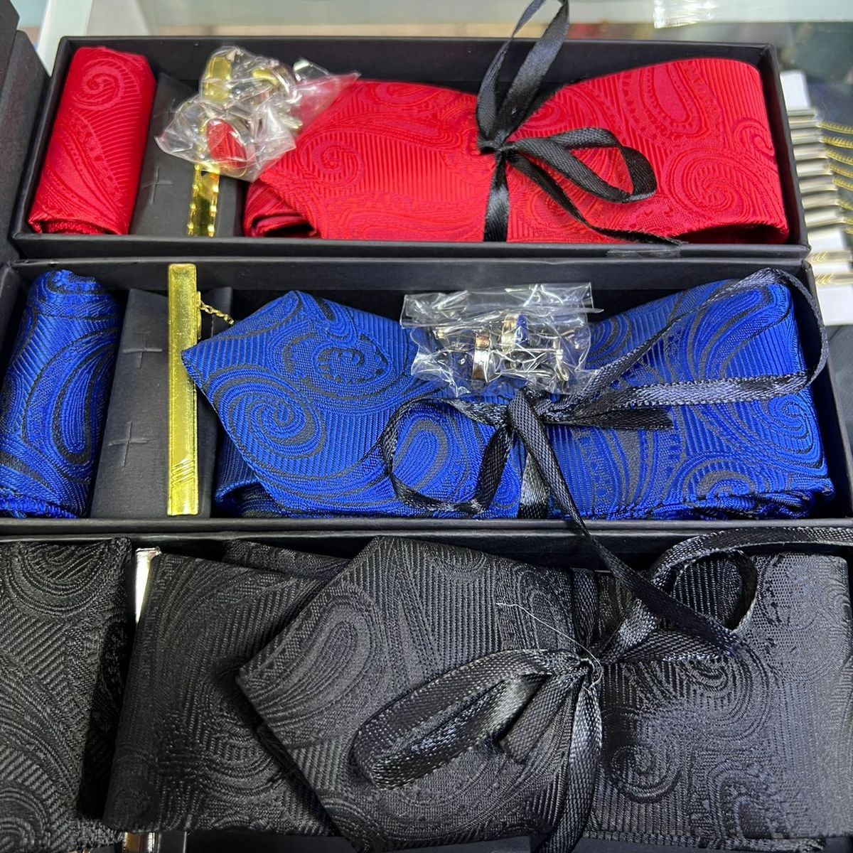 XPRESS RECHARGE - Set Corbata  con Pañuelo, 2 Colleras y sujetador - Elegante Hombre