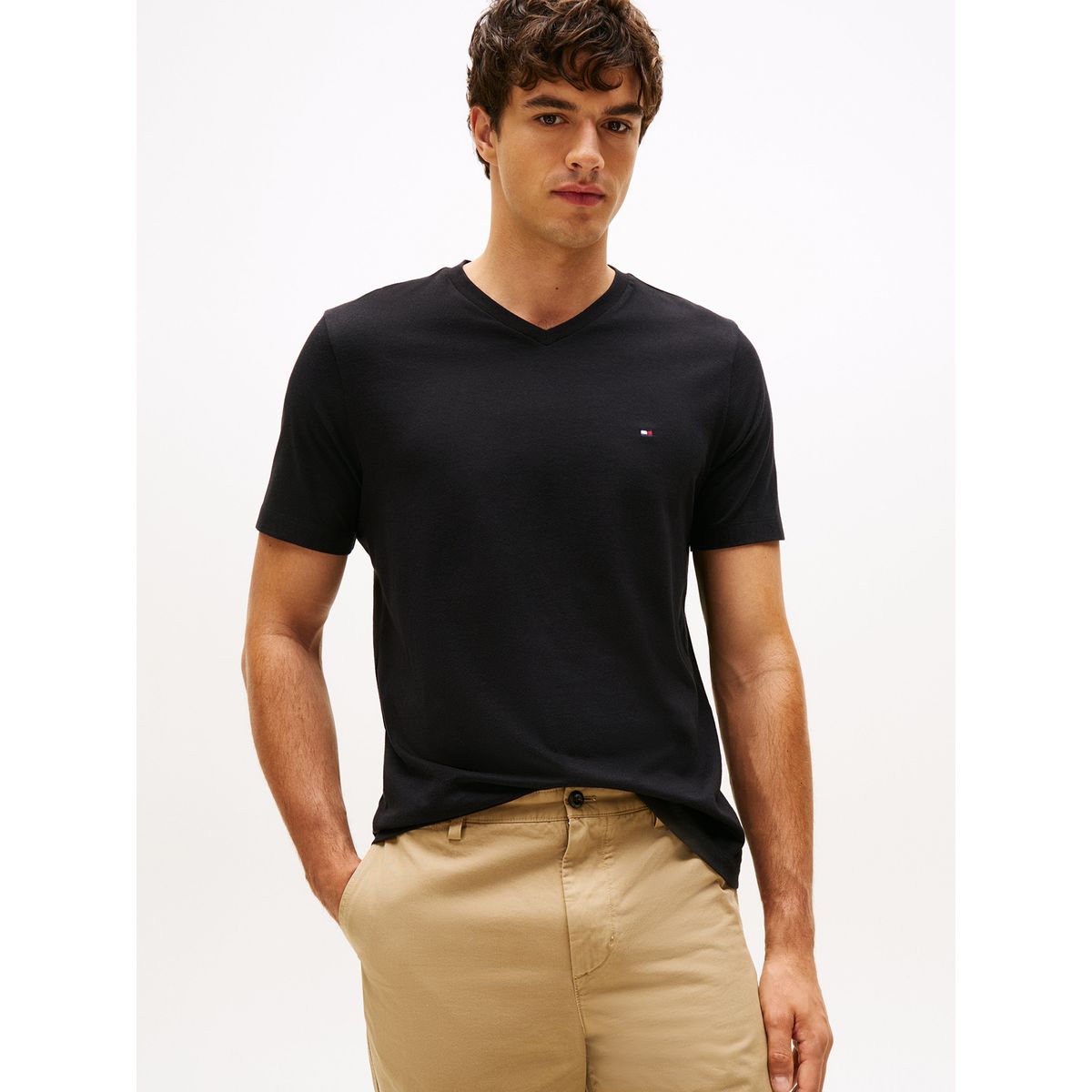 TOMMY HILFIGER - Polera Essential Cotton V-Neck Regular Fit Negro Tommy Hilfiger