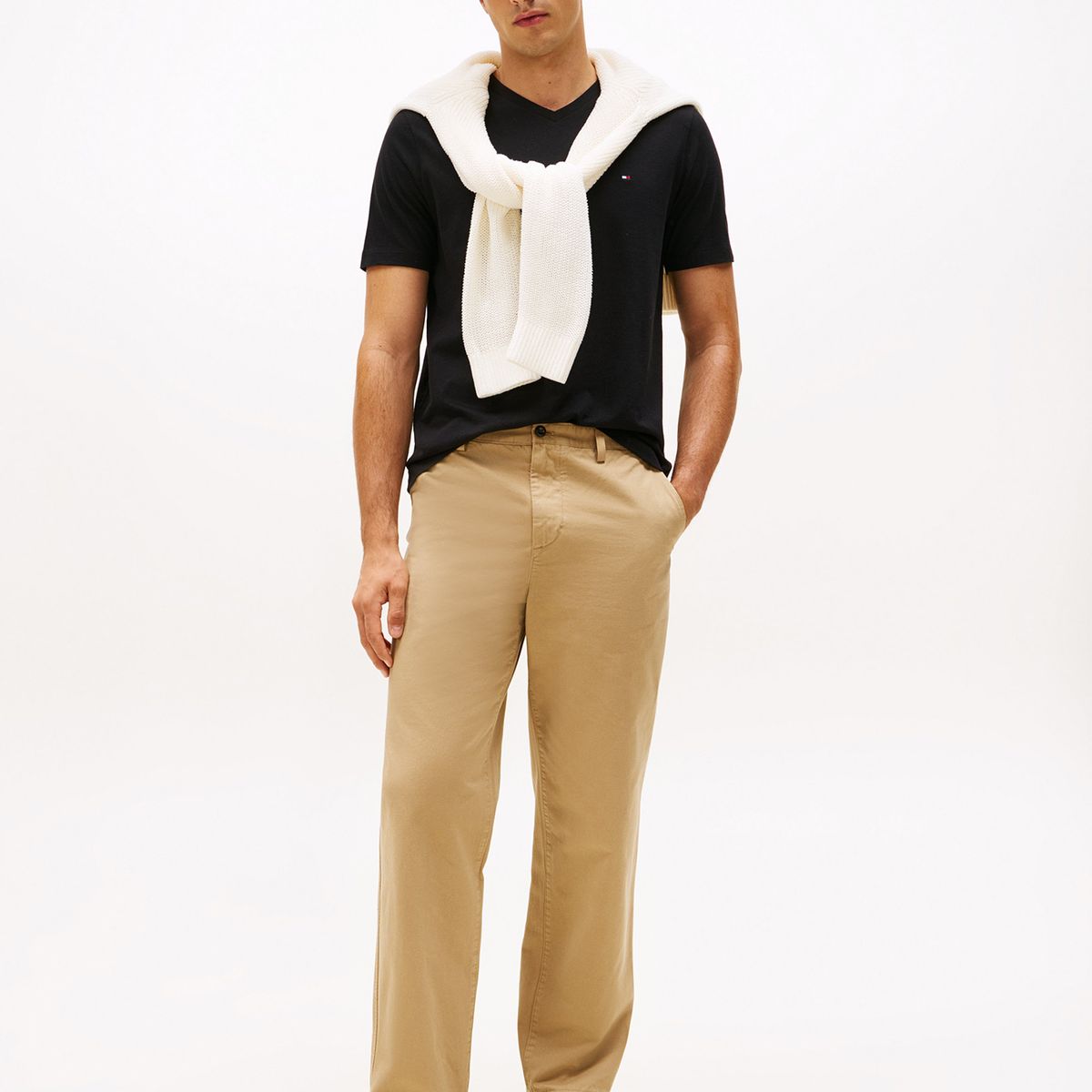 TOMMY HILFIGER - Polera Essential Cotton V-Neck Regular Fit Negro Tommy Hilfiger