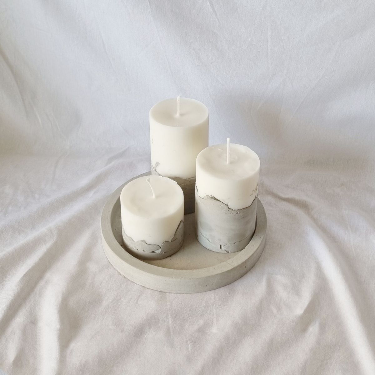GENERICO - Set de Velas (6 cm, 10 cm, 13 cm) + Bandeja decorativa de Cemento Redonda