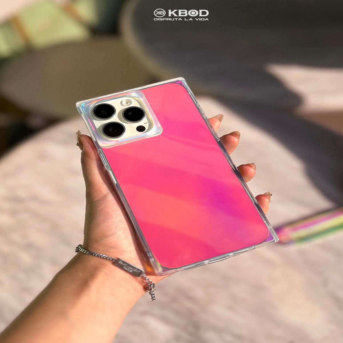 KBOD - Carcasa Cuadrada Antigolpes Kbod Blox A83 Tornasol Para iPhone 16 Pro