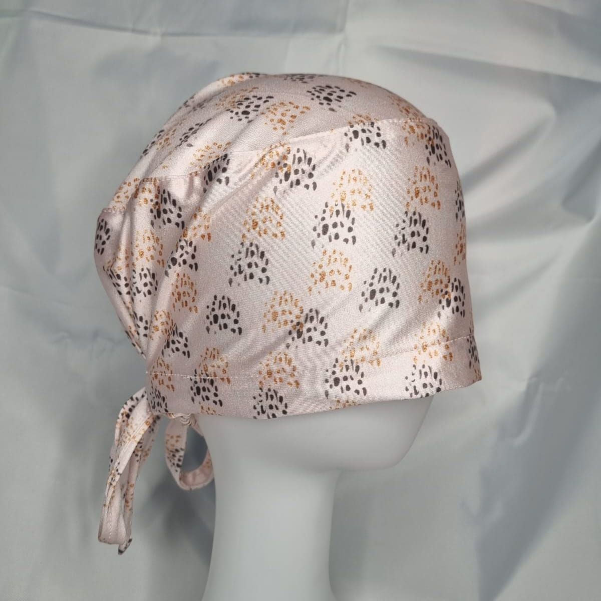 EL ESPACIO DE TOMMY - Gorro Clínico Lycra Animal Print fondo color crema