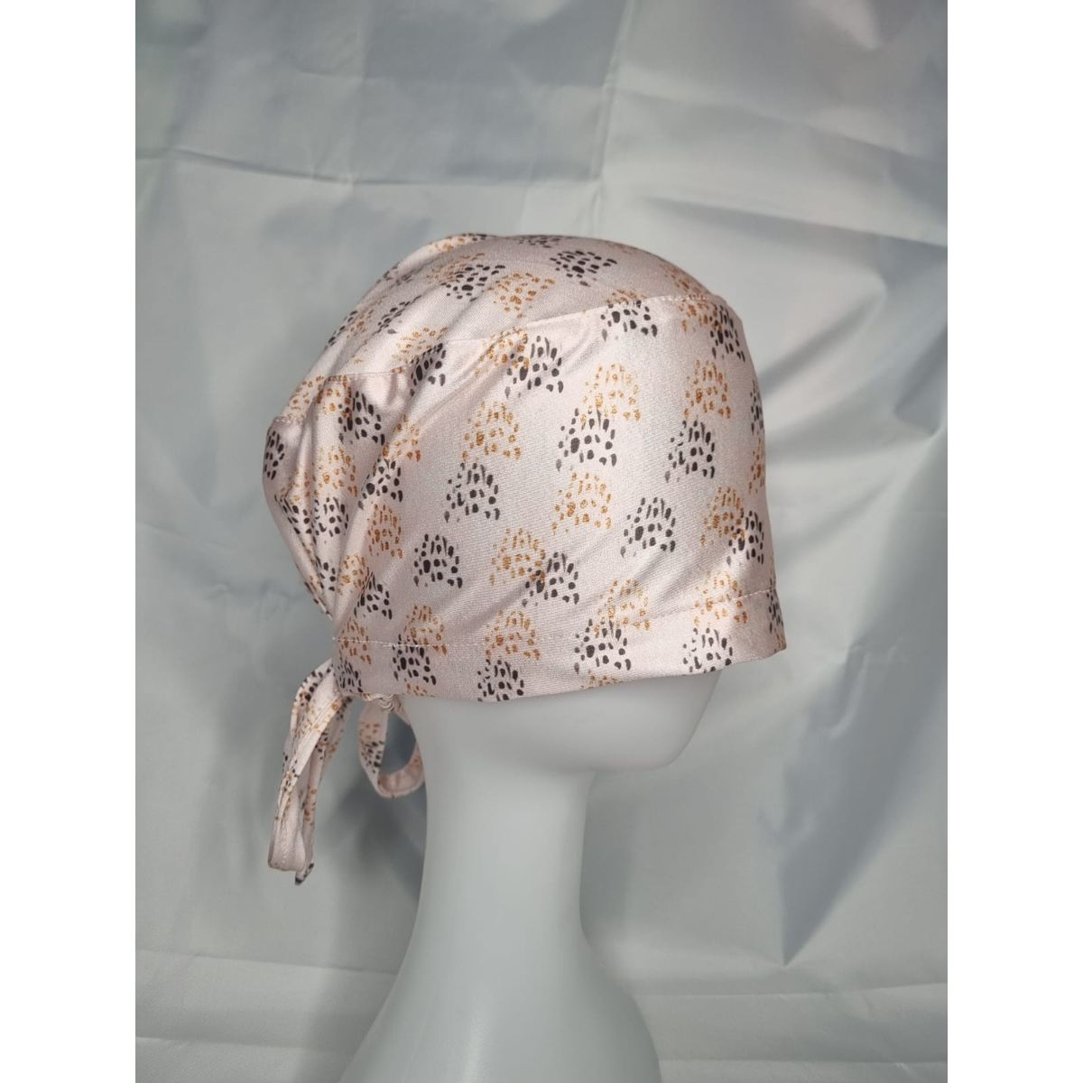 EL ESPACIO DE TOMMY - Gorro Clínico Lycra Animal Print fondo color crema