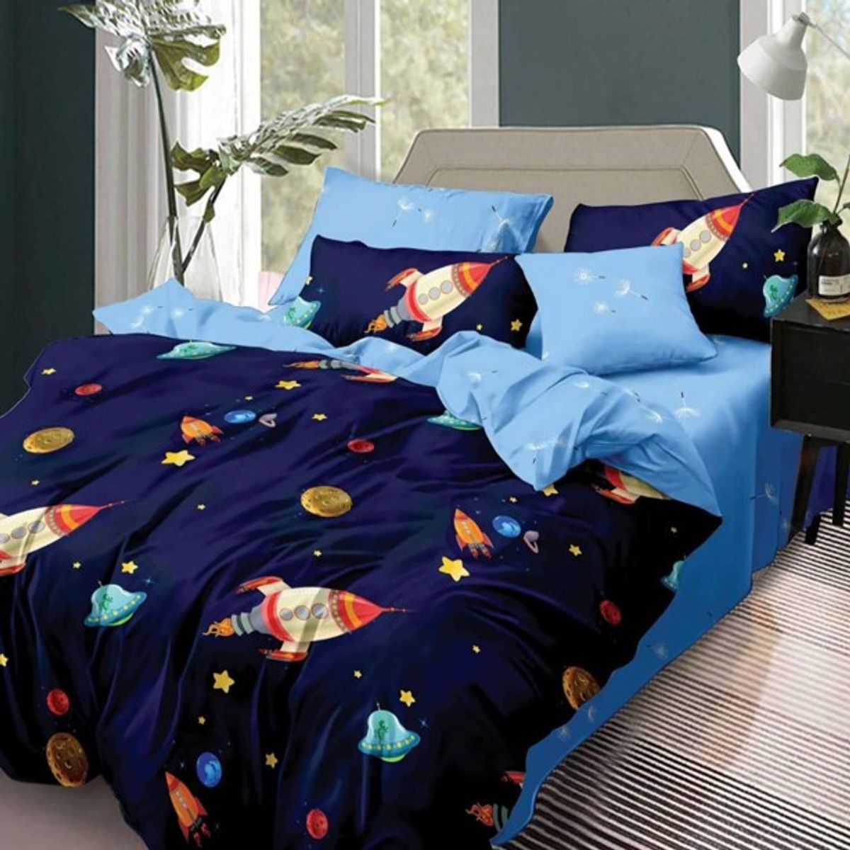 GENERICO - CUBRECAMA QUILT DE VERANO DELGADO DISEÑO INFANTIL COHETES 1.5 PLAZA_.