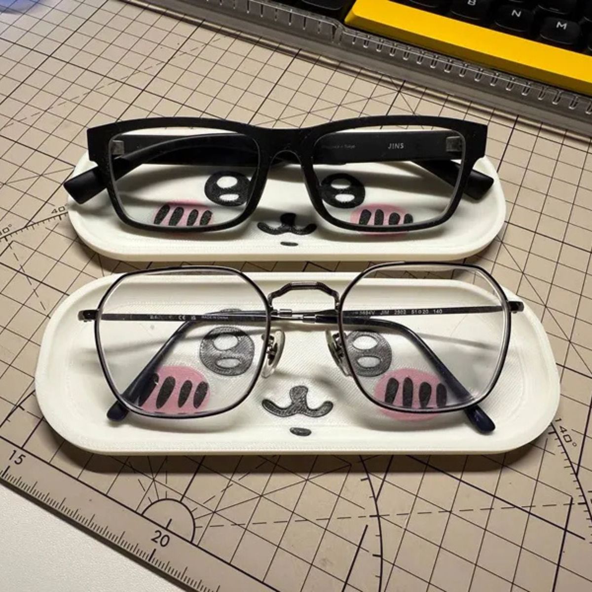 GENERICO - Bandejasoporte Para Gafas Chiikawa - Organizador