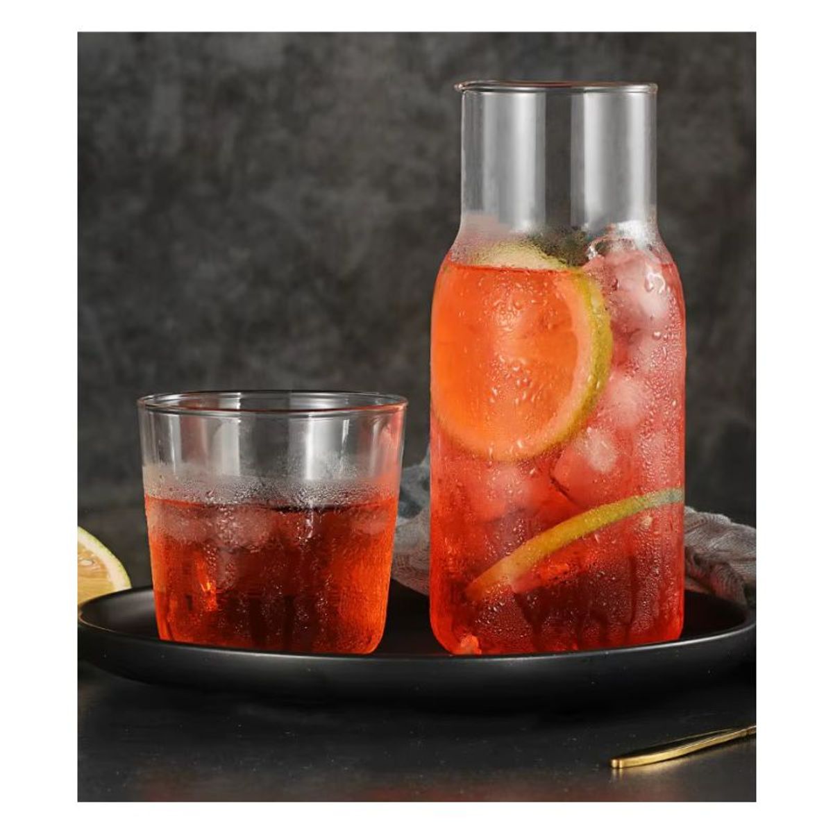 CONCEPT - Botella de Agua + Vaso Personal