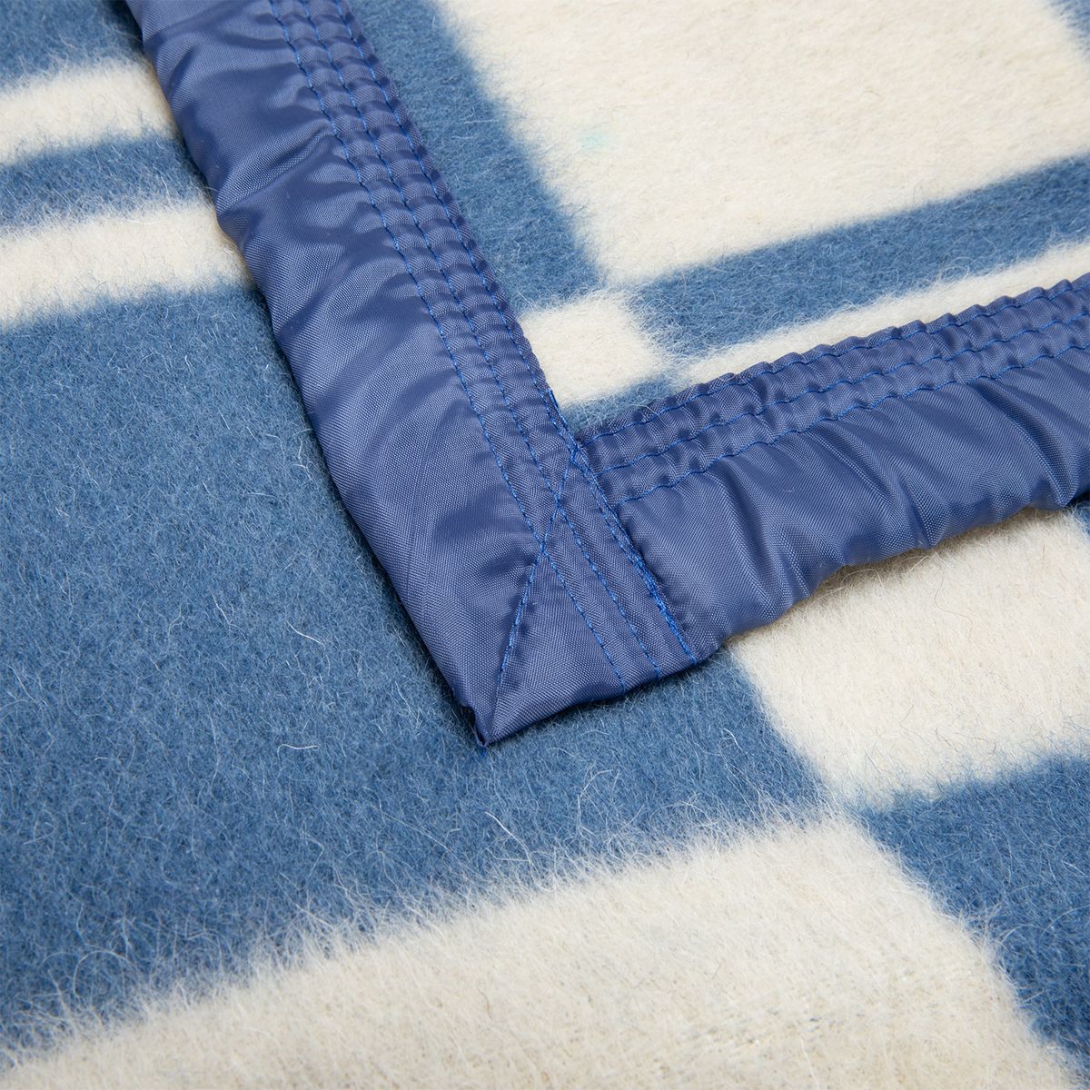 ZAHR - Frazada Lana Classic Escocesa Azul 50% Lana Super King