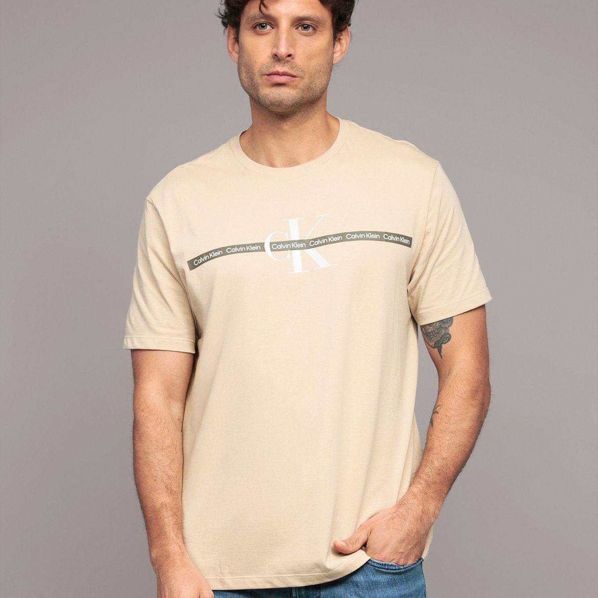 CALVIN KLEIN - Polera manga corta con cinta repetitiva Beige Calvin Klein