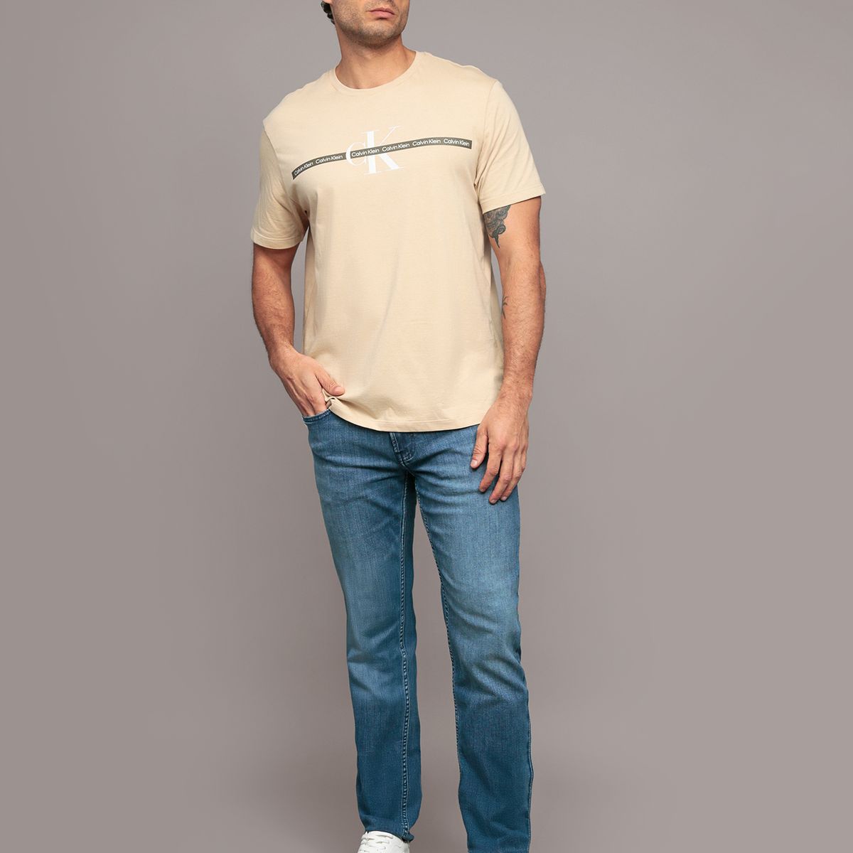 CALVIN KLEIN - Polera manga corta con cinta repetitiva Beige Calvin Klein