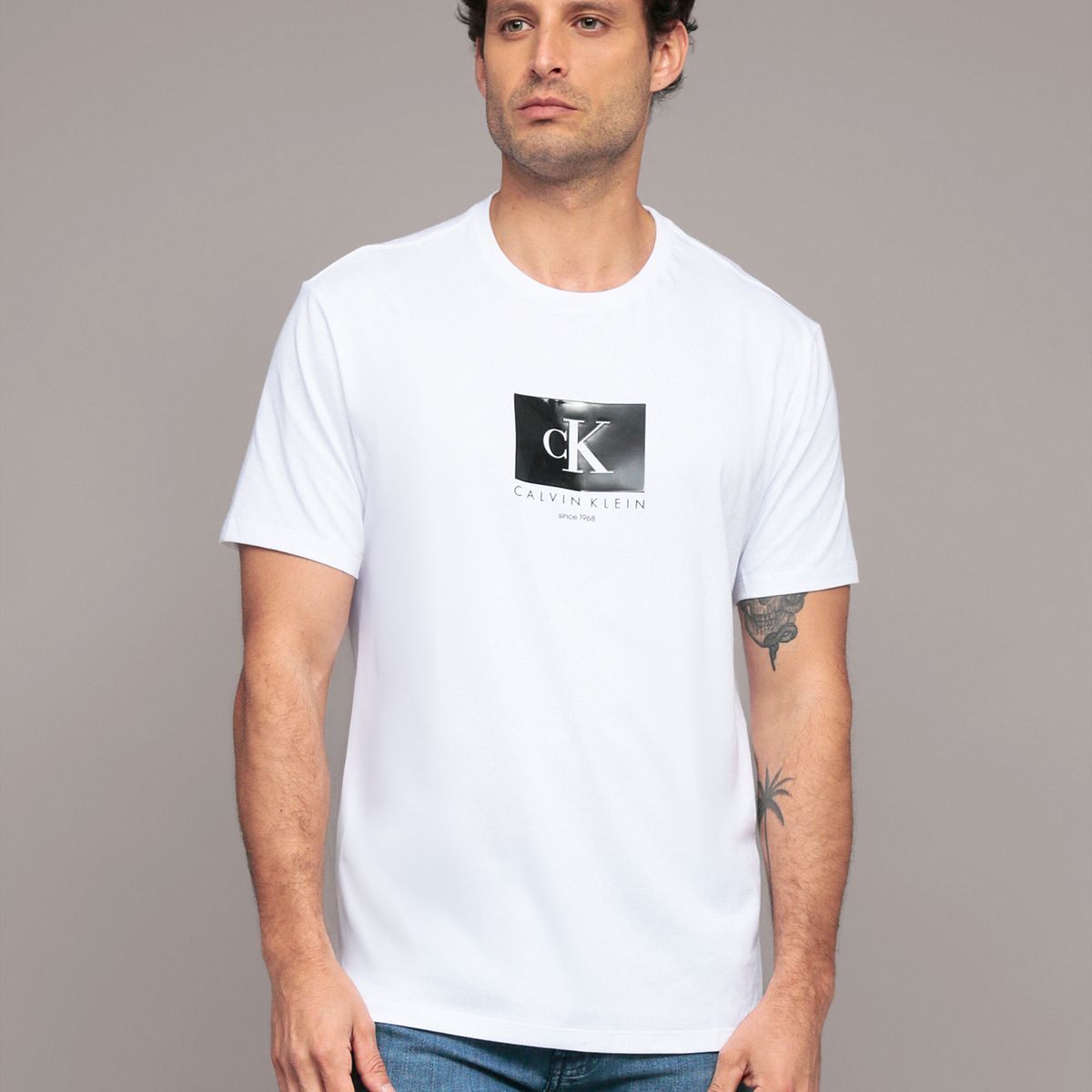 CALVIN KLEIN - Polera con monograma en caja Blanco Calvin Klein