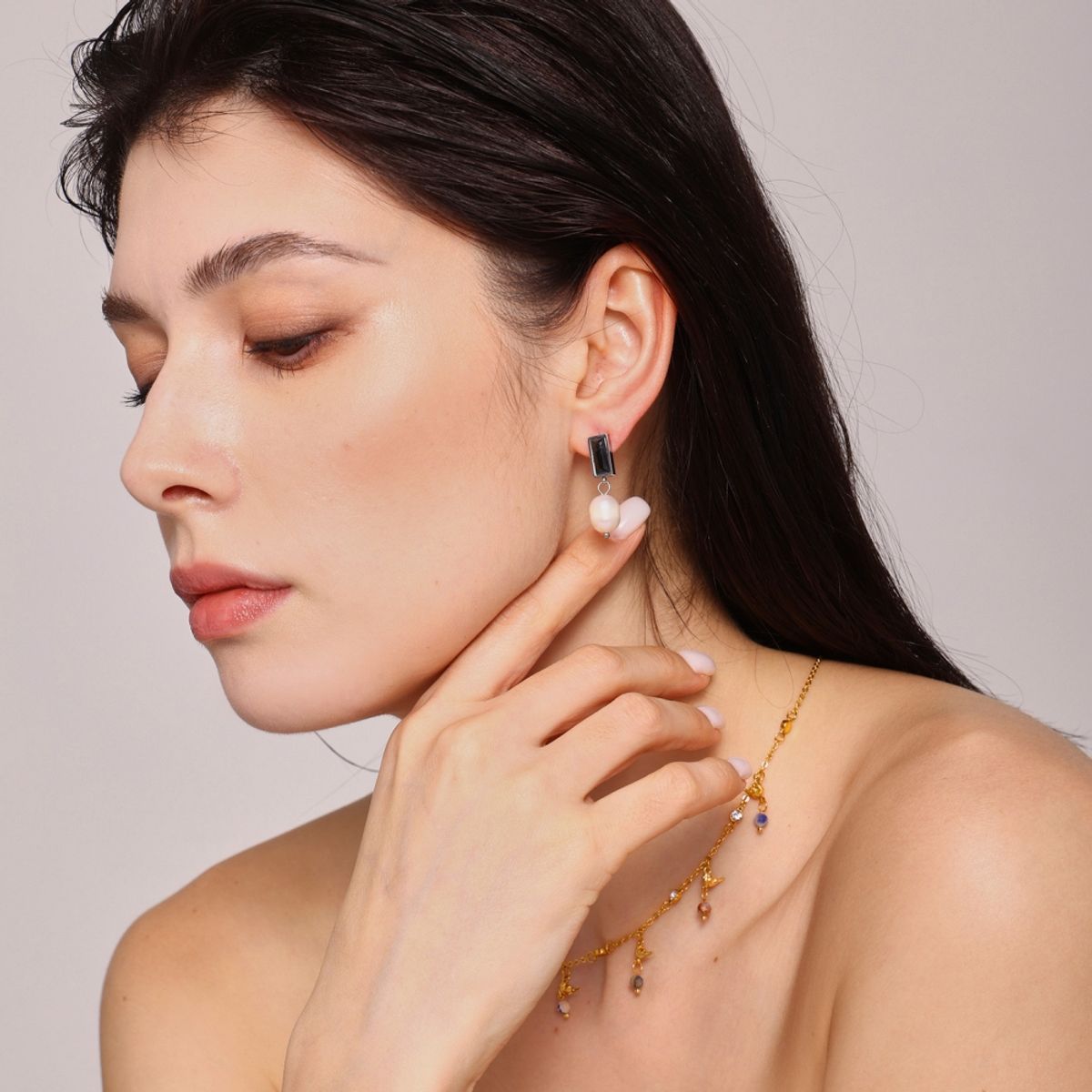 LUX JOYAS - Aros Baño Oro Amarillo 18k Aros Rect Perla Río Ónix