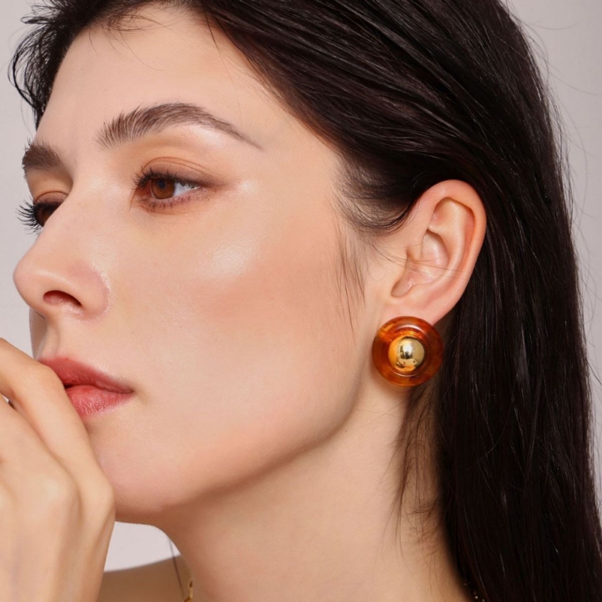 LUX JOYAS - Aros Baño Oro Amarillo 18k Resina Acuarela Café