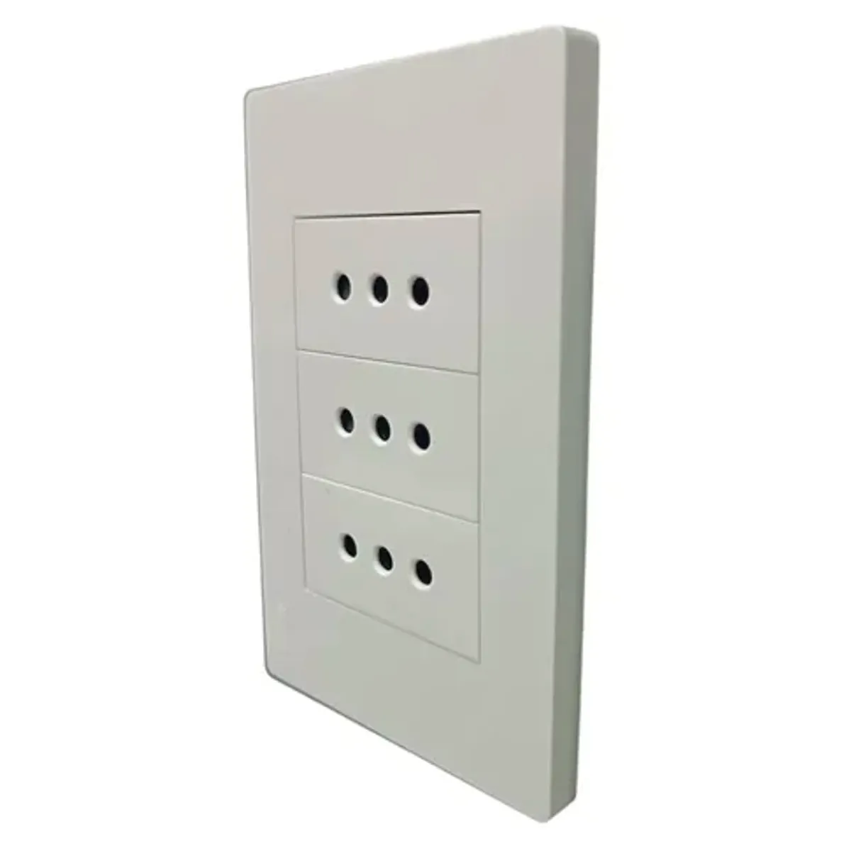 WANT - Pack x3 Tomacorriente Enchufe Triple 10a Certificado SEC Color Blanco