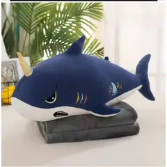 DIANA - PELUCHE 3 EN 1 CON DISEÑO TIBURON 45CM INCLUYE MANTA