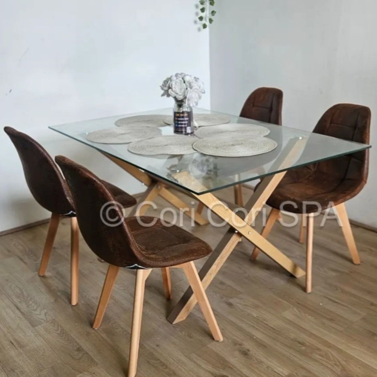 CORI CORI - Comedor Medlock 140x90cm + 4 Sillas Capitonne Ecocuero Vintage