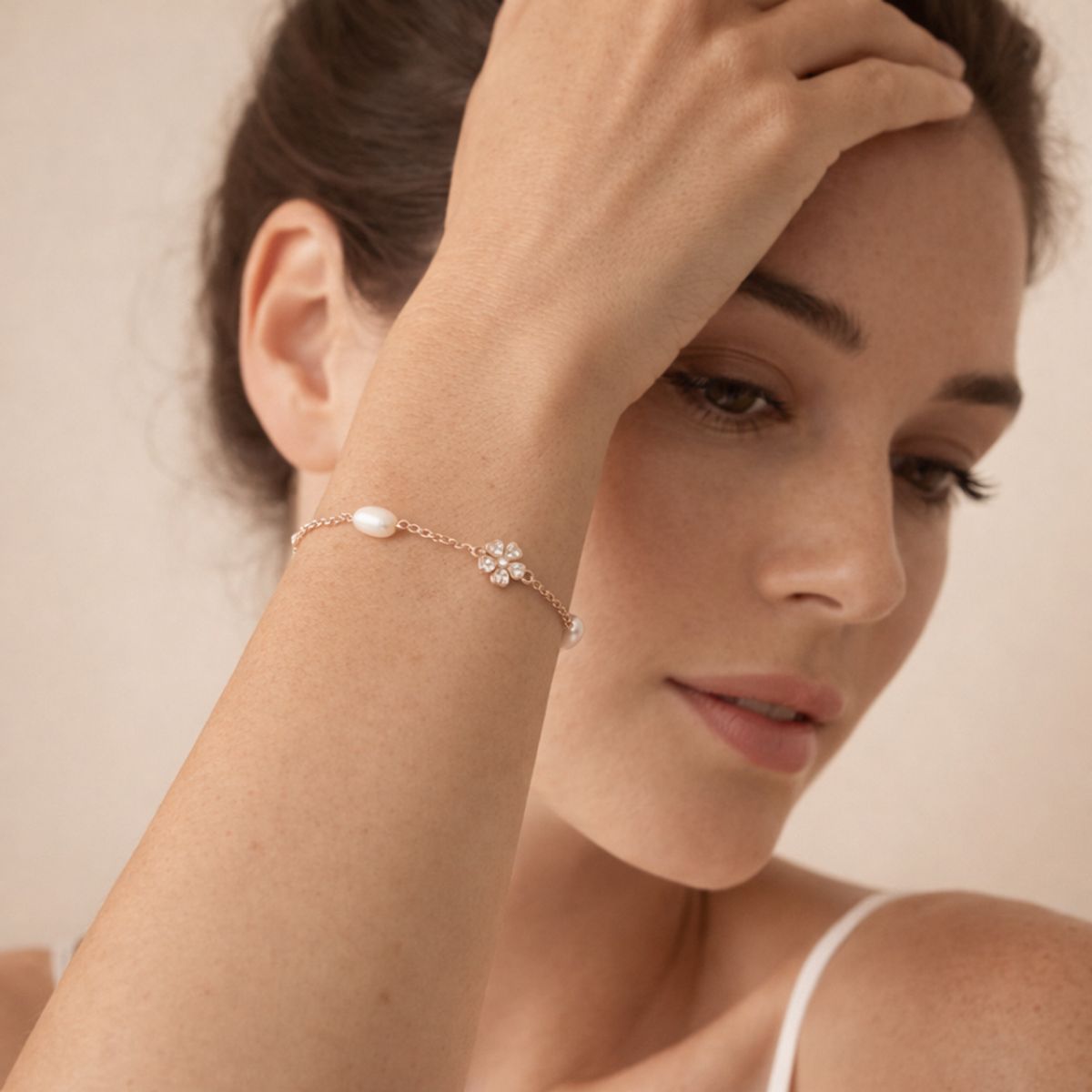 BLOOM CRYSTAL - Pulsera Cherry Blossom con Perlas y Baño Oro Rosa