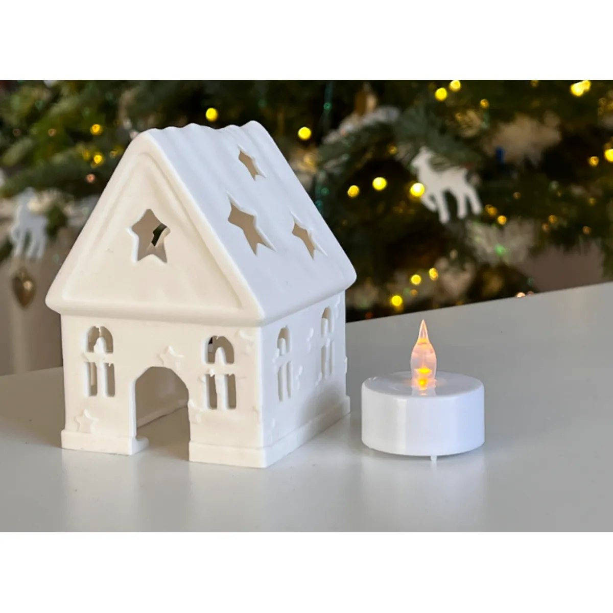 GENERICO - Decoración de casa navideña con estrellas