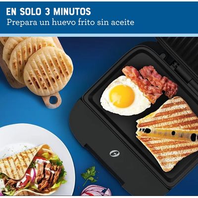 Imagen 2 del producto Sandwichera Oster® Compacta Con Platos Hondos Ckstsm400