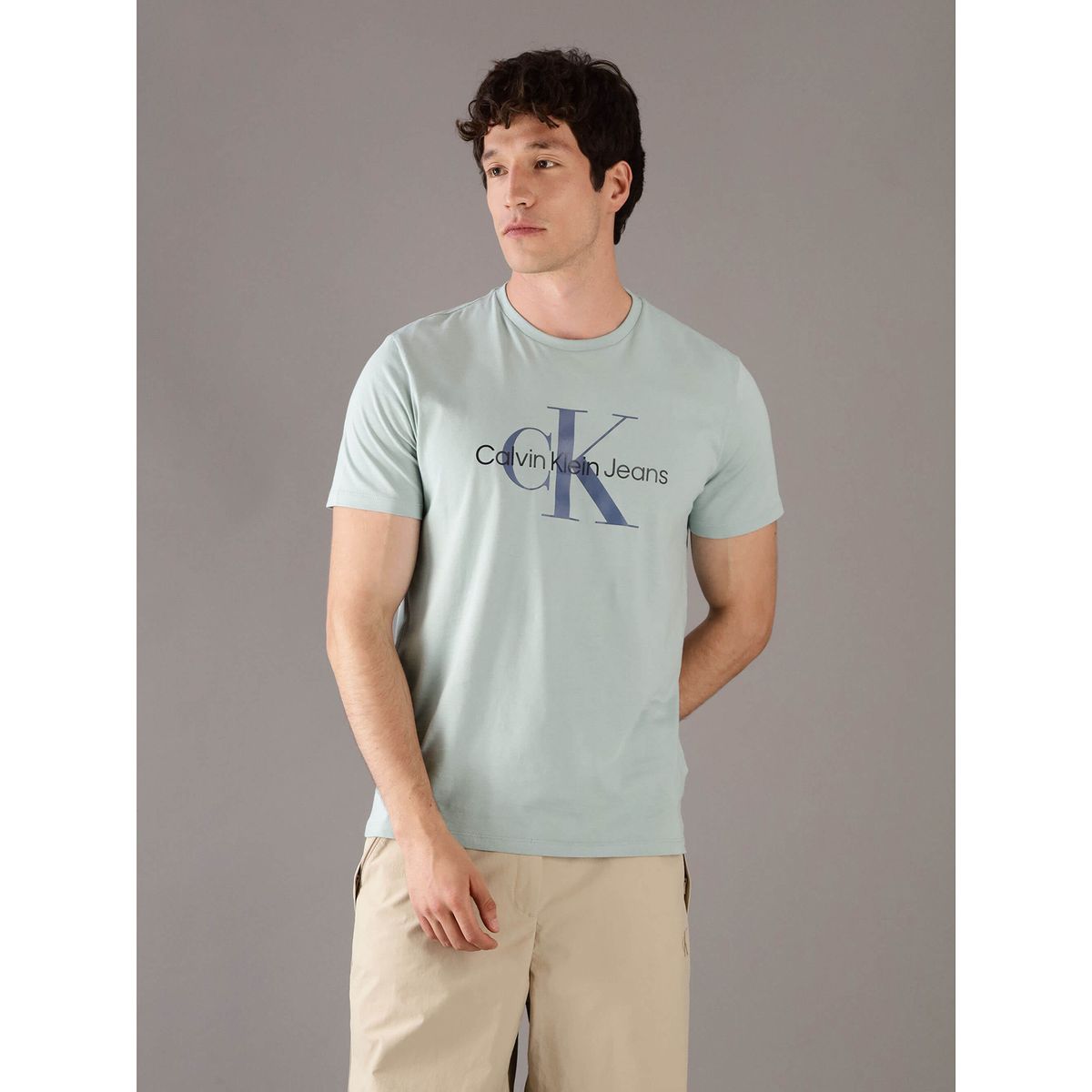 CALVIN KLEIN - Polera Monogram Crew Verde Calvin Klein