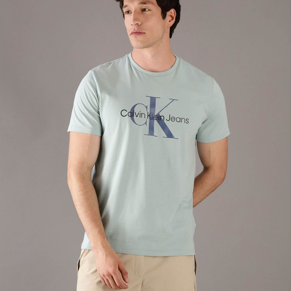 CALVIN KLEIN - Polera Monogram Crew Verde Calvin Klein