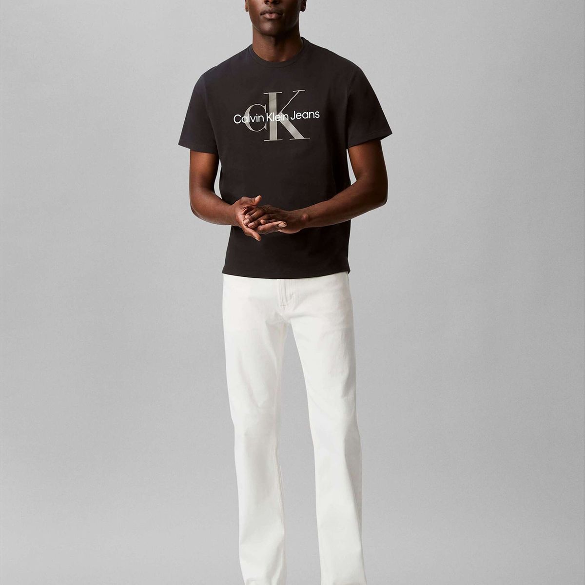 CALVIN KLEIN - Polera Monogram Crew Negro Calvin Klein