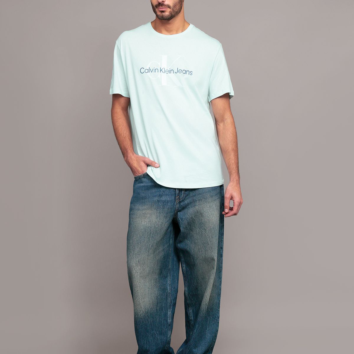 CALVIN KLEIN - Polera Monogram Crew Celeste Calvin Klein