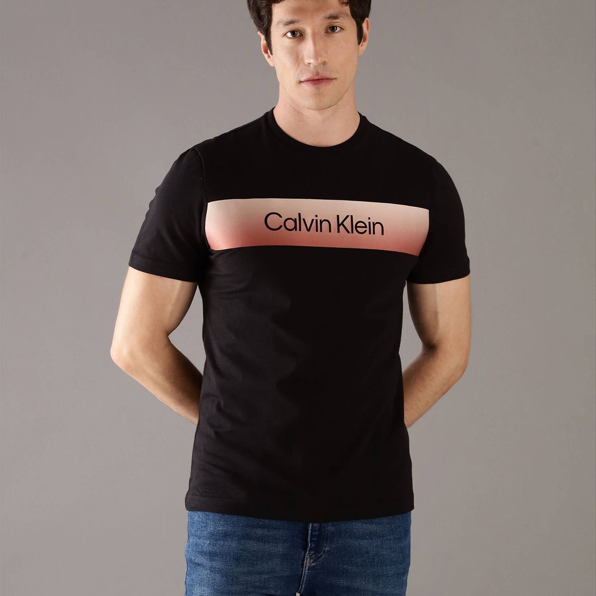 CALVIN KLEIN - Polera Linear con Logo Negro Calvin Klein