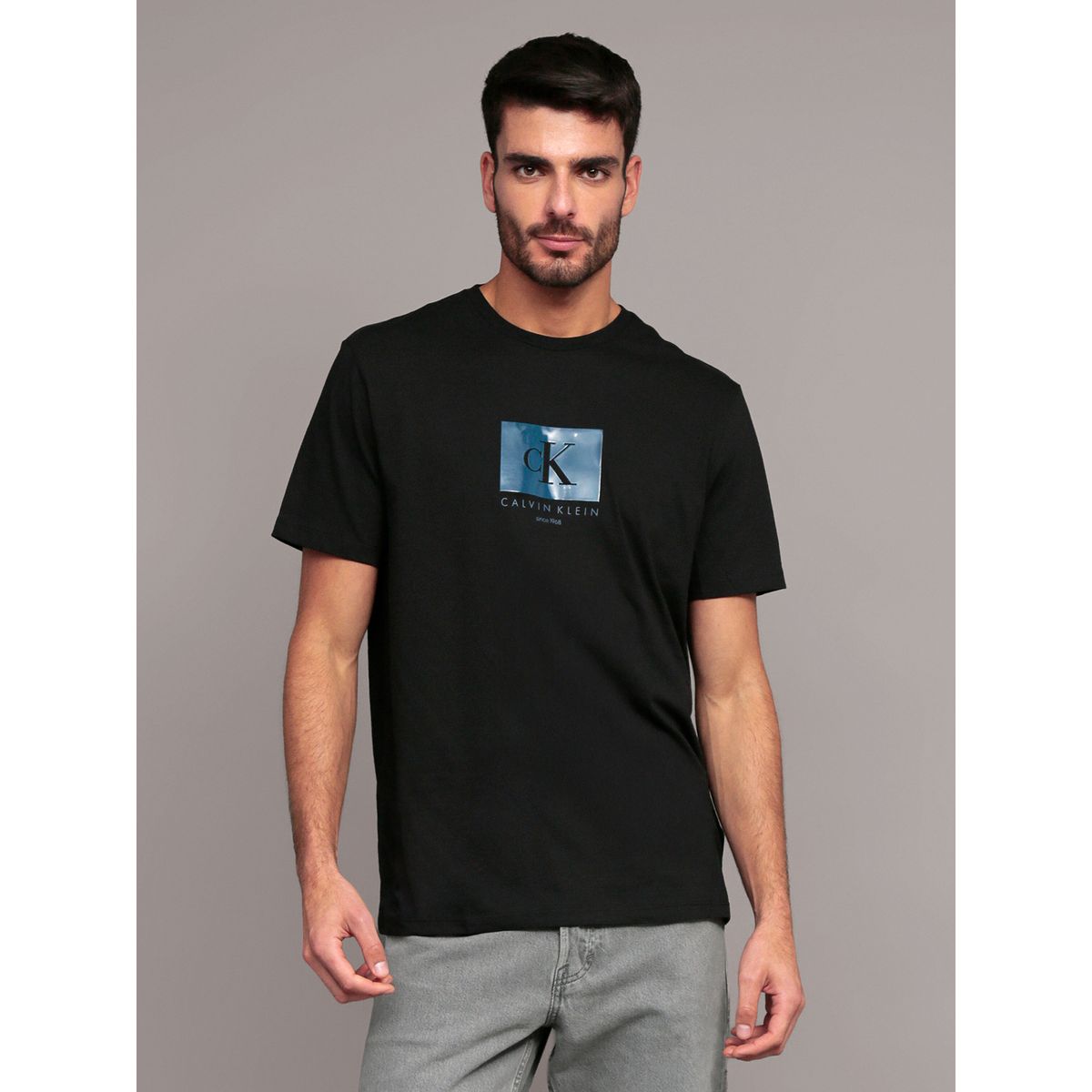 CALVIN KLEIN - Polera Box Monologo Graphic Negro Calvin Klein