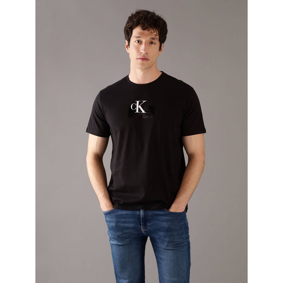 CALVIN KLEIN - Polera Graphic Box Shine Negro Calvin Klein