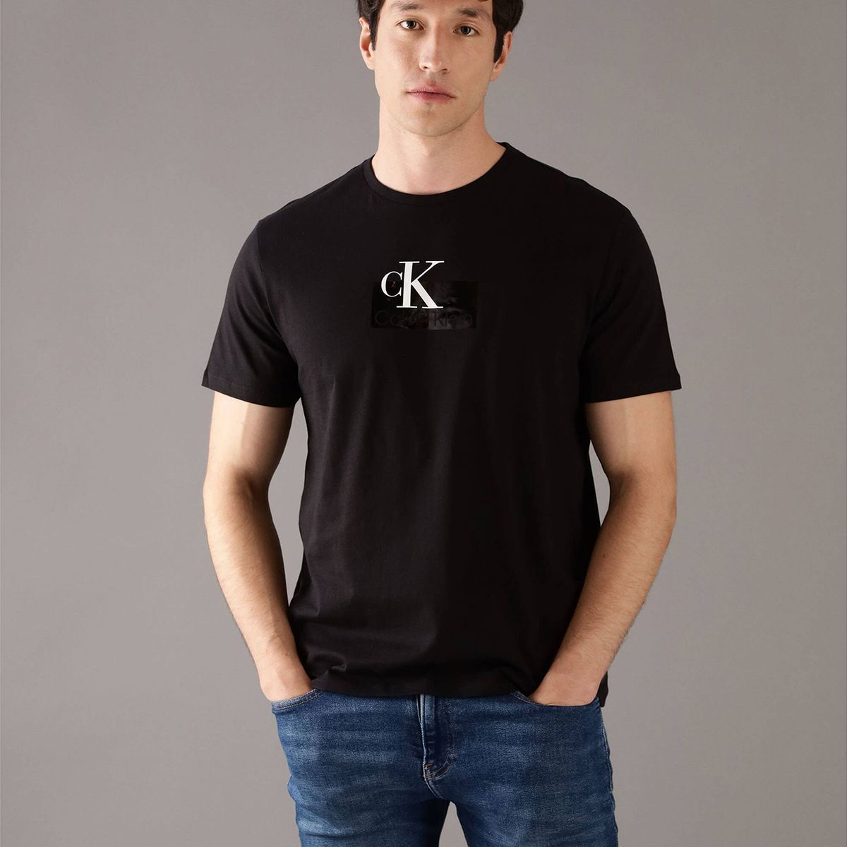 CALVIN KLEIN - Polera Graphic Box Shine Negro Calvin Klein