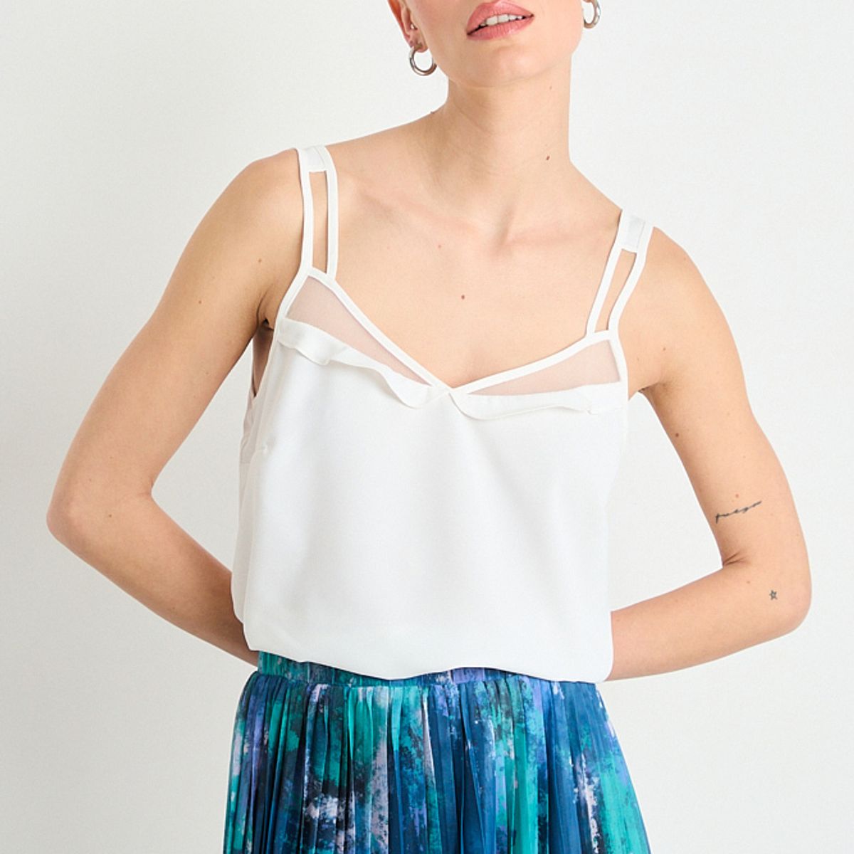 IO - Blusa Sin Mangas Crudo Mujer iO