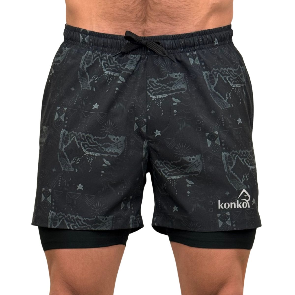 KONKO ACTIVE - Short Deportivo Hombre Con Calza 2 en 1 Perfect Dark Tribal Konko