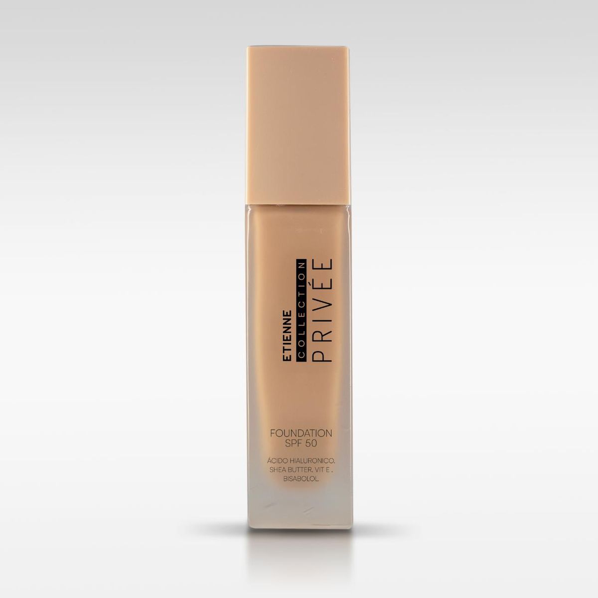 ETIENNE - Privee Foundation SPF 50 Medium 02 con Acido Hialuronico y Vitamina E