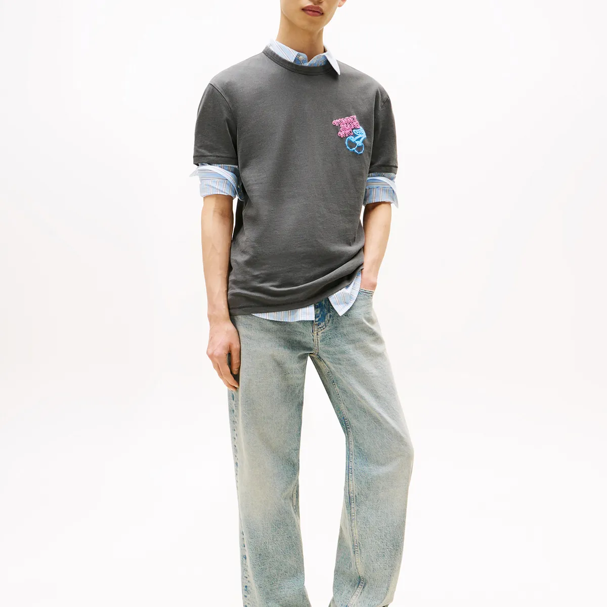 TOMMY HILFIGER - Polera Novelty Con Estampado Negro Tommy Jeans