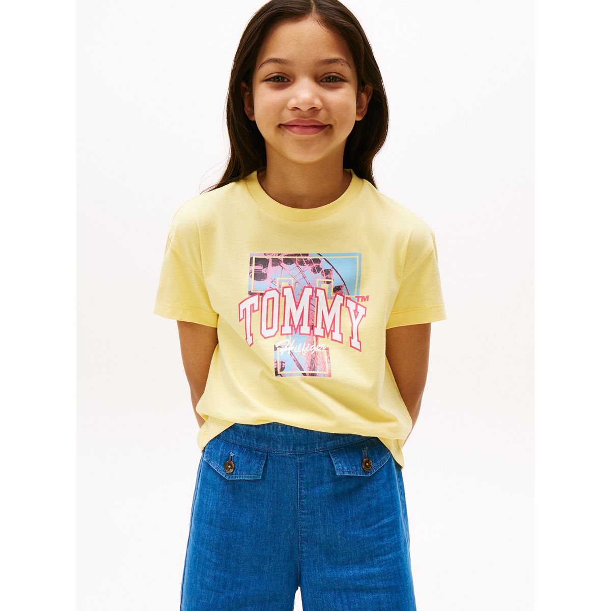 TOMMY HILFIGER - Polera Con Logo Gráfico Amarillo Tommy Hilfiger