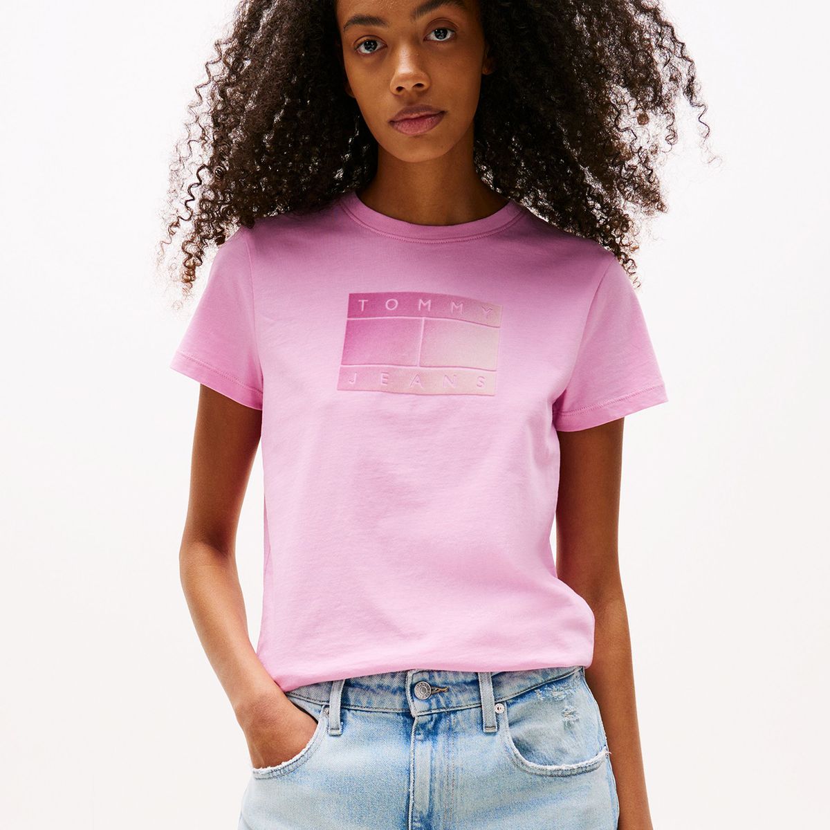 TOMMY HILFIGER - Polera Con Logo Degradado Rosado Tommy Jeans
