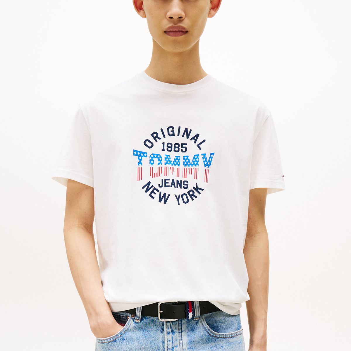 TOMMY HILFIGER - Polera Usa Circle Graphic Logo Blanco Tommy Jeans