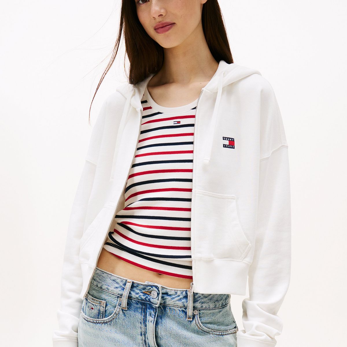 TOMMY HILFIGER - Polerón Hoodie Cropped Con Cierre Blanco Tommy Jeans