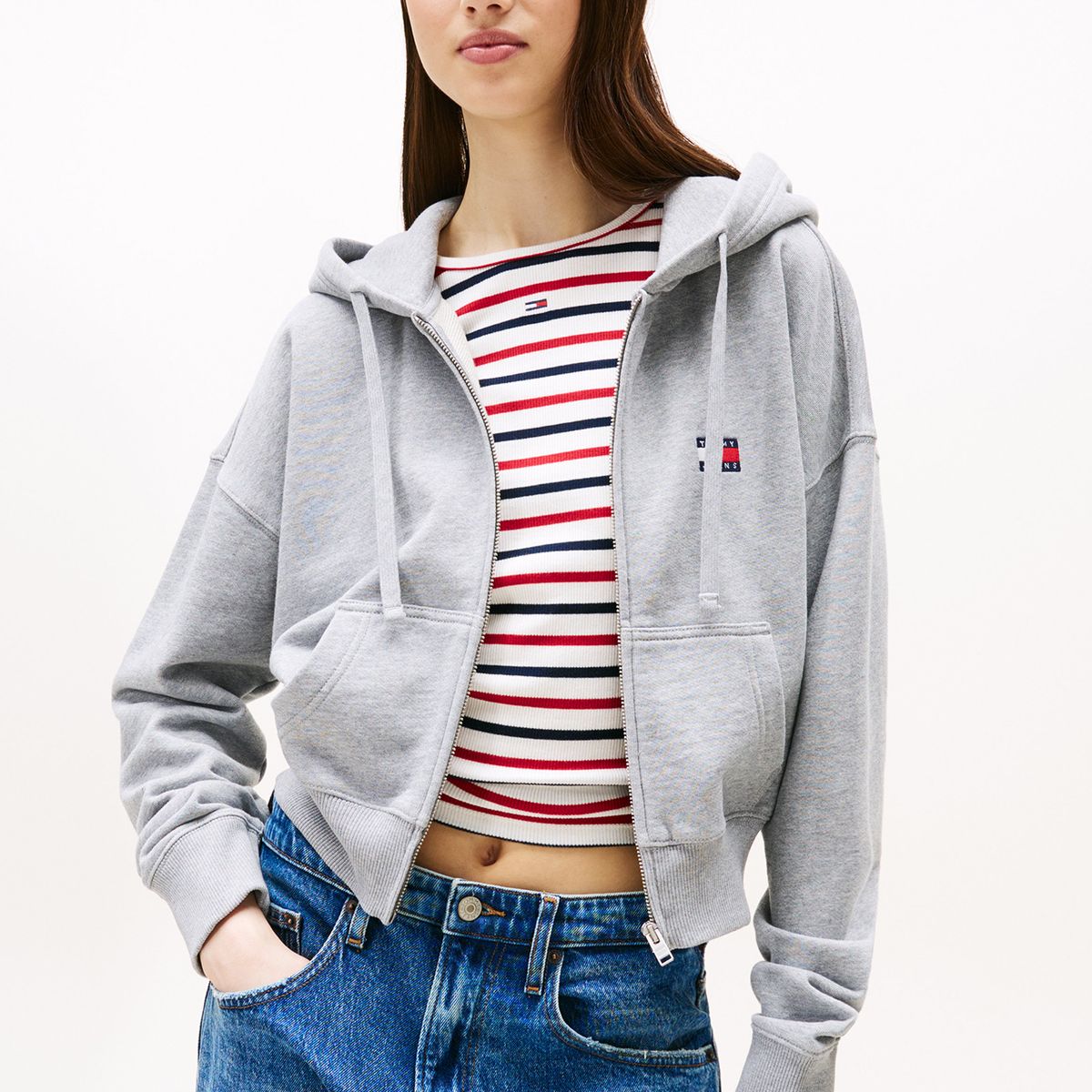 TOMMY HILFIGER - Polerón Hoodie Cropped Con Cierre Gris Tommy Jeans