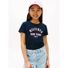 TOMMY HILFIGER - Polera Con Logo Nyc Curvo Azul