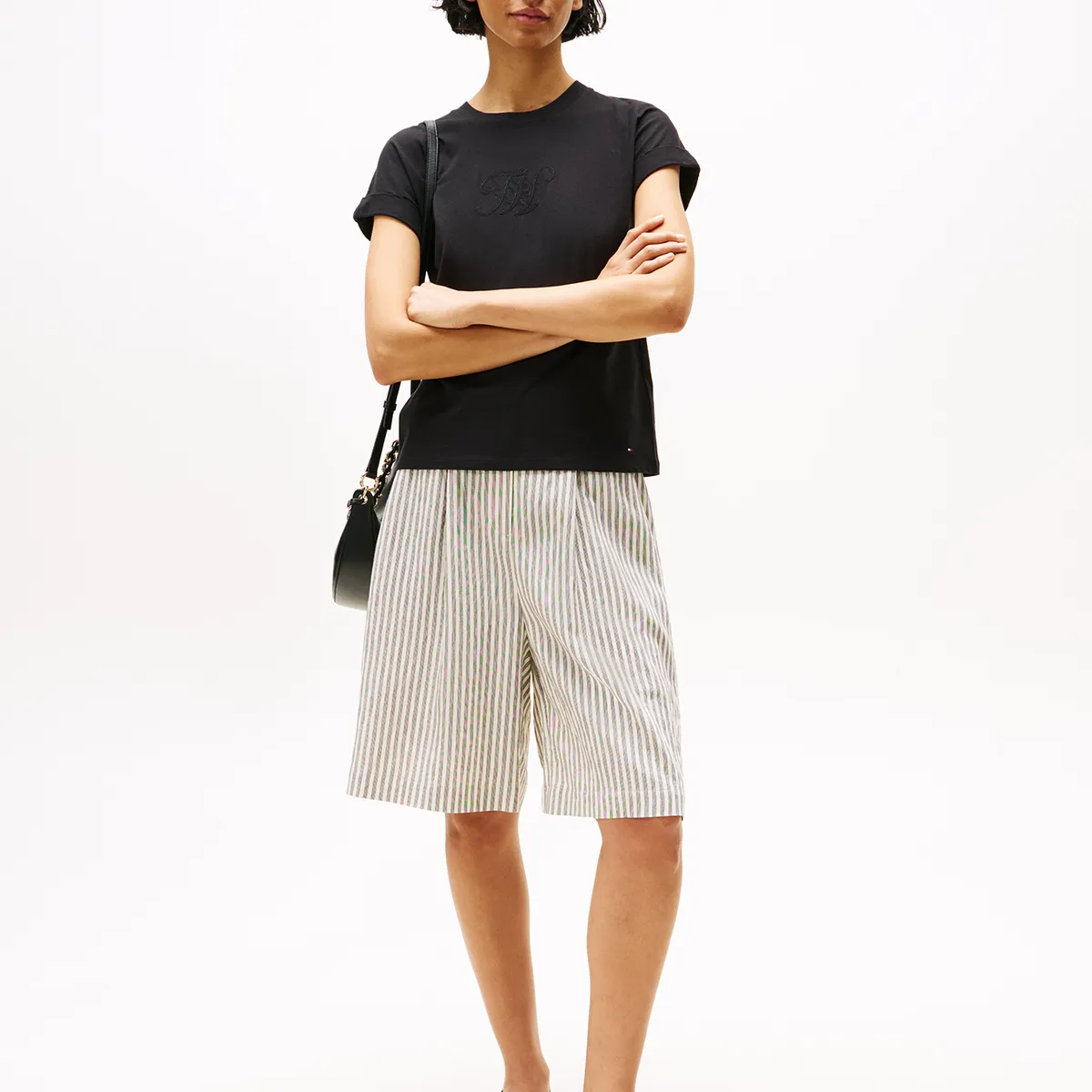 TOMMY HILFIGER - Polera Con Logo Floral Script Negro Tommy Hilfiger