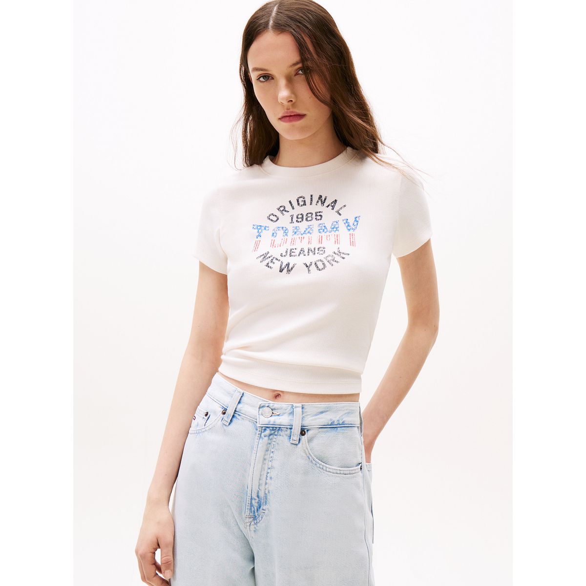 TOMMY HILFIGER - Polera Acanalada Con Logo New York Blanco Tommy Jeans