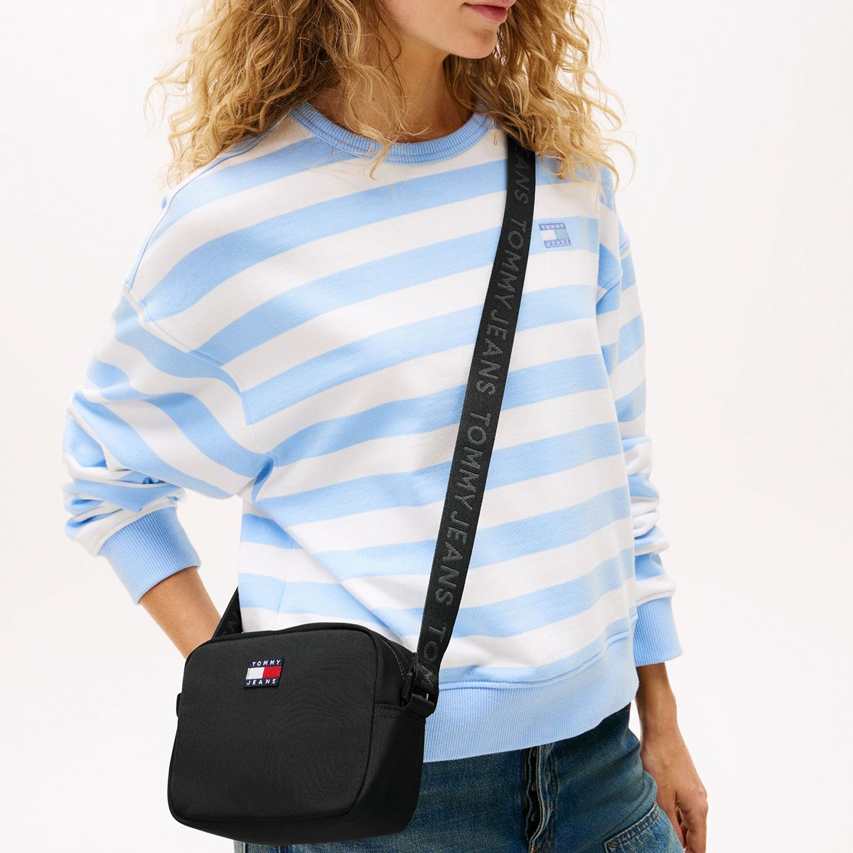 TOMMY HILFIGER - Bandolera Essential Con Logo Negro Tommy Jeans