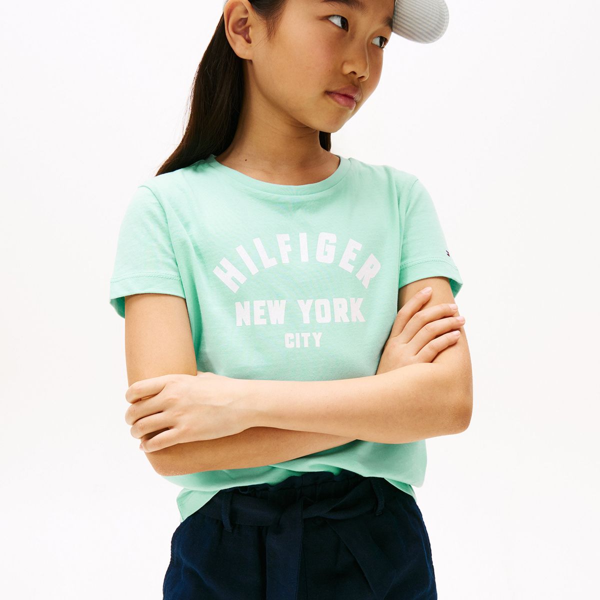 TOMMY HILFIGER - Polera Con Logo Nyc Curvo Verde Tommy Hilfiger