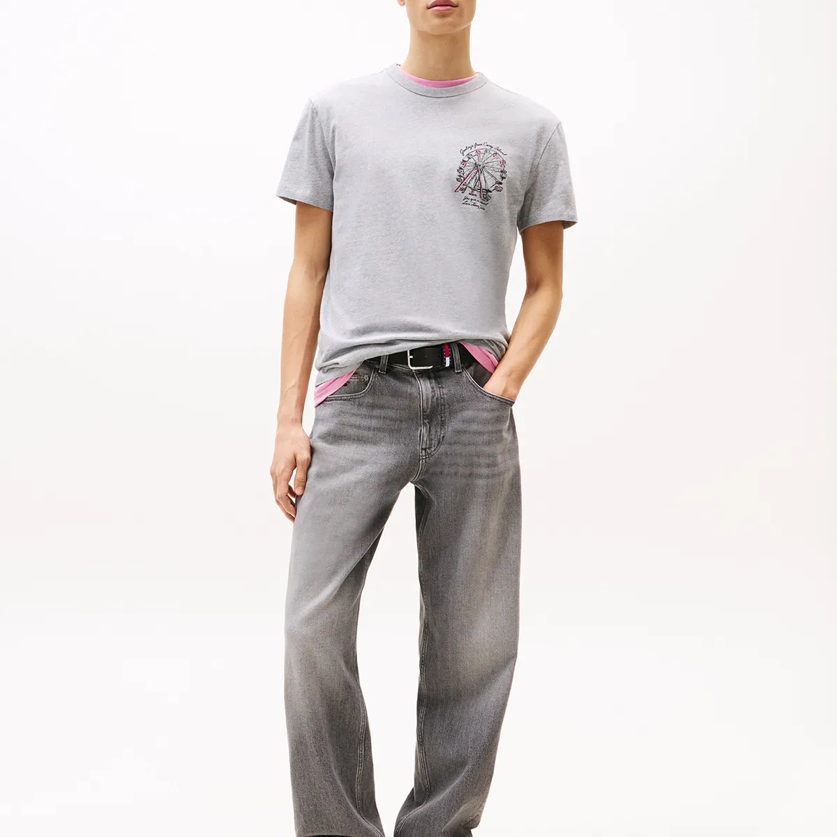 TOMMY HILFIGER - Polera Novelty Con Estampado Gris Tommy Jeans