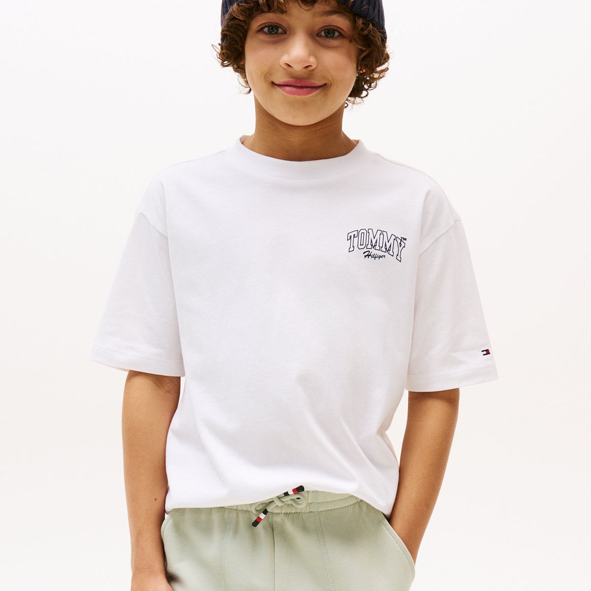 TOMMY HILFIGER - Polera Varsity Graphic Logo Blanco Tommy Hilfiger