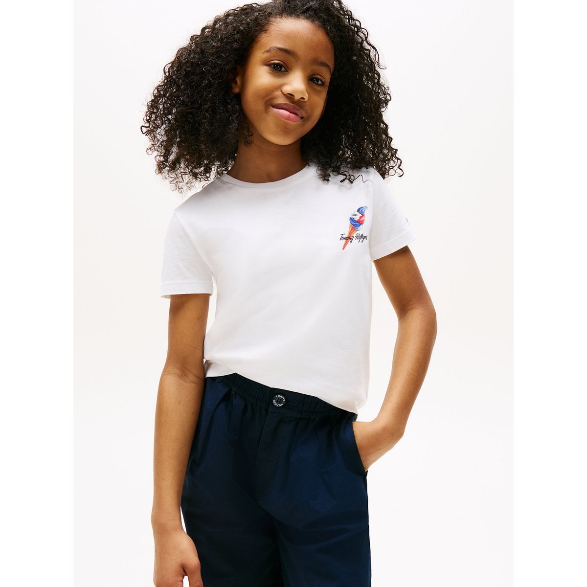 TOMMY HILFIGER - Polera Con Logo Gráfico Blanco Tommy Hilfiger